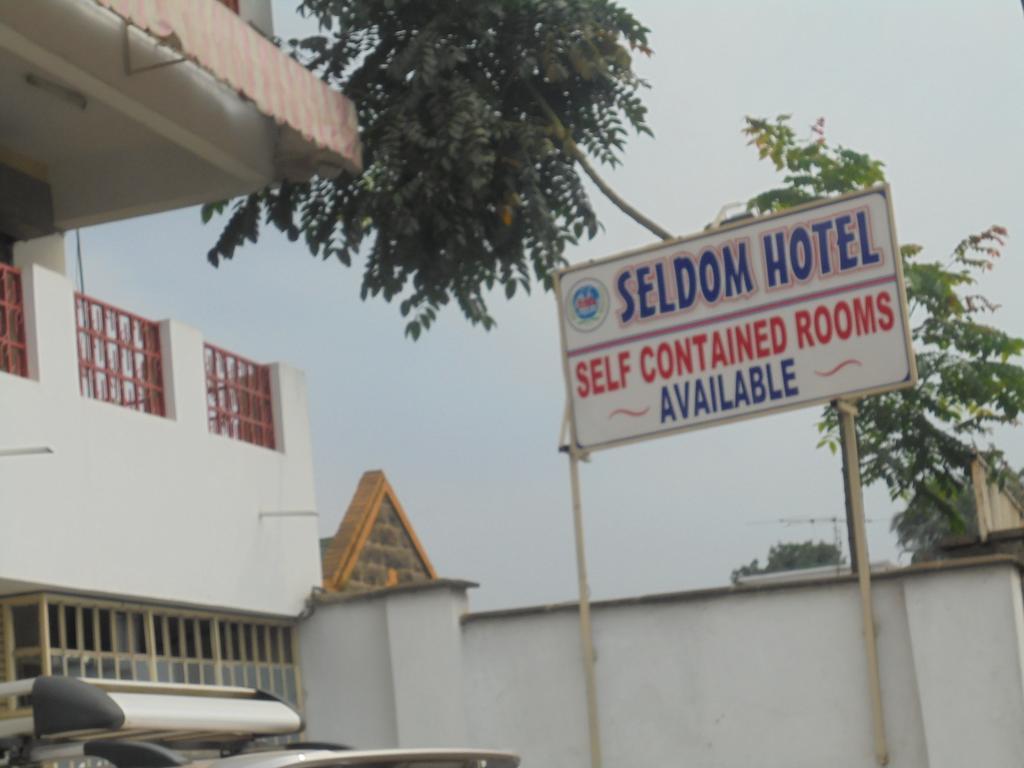 Seldom Hotel 나이로비 외부 사진
